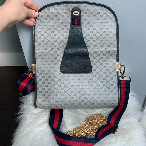 ❌SOLD❌Authentic vintage Gucci navy micro GG pouch clutch converted to crossbody - Picture 12 of 17